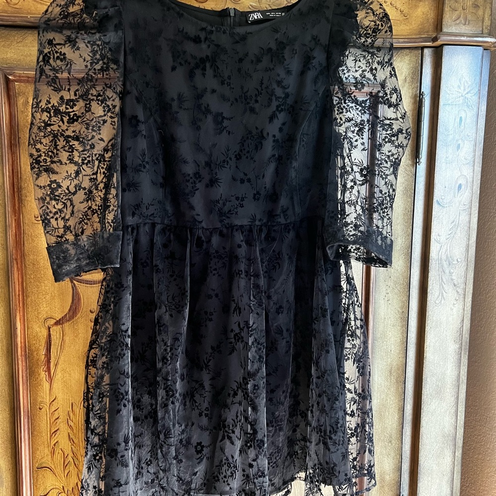 Zara little lacy black dress. Size Large. Not used. No tag.